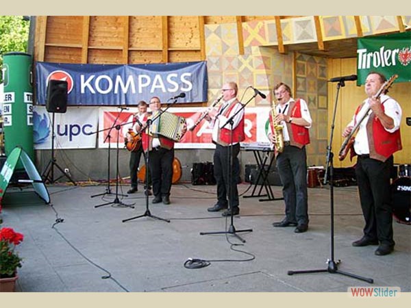 Musikanten-Treffen in  Schenna Suedtirol